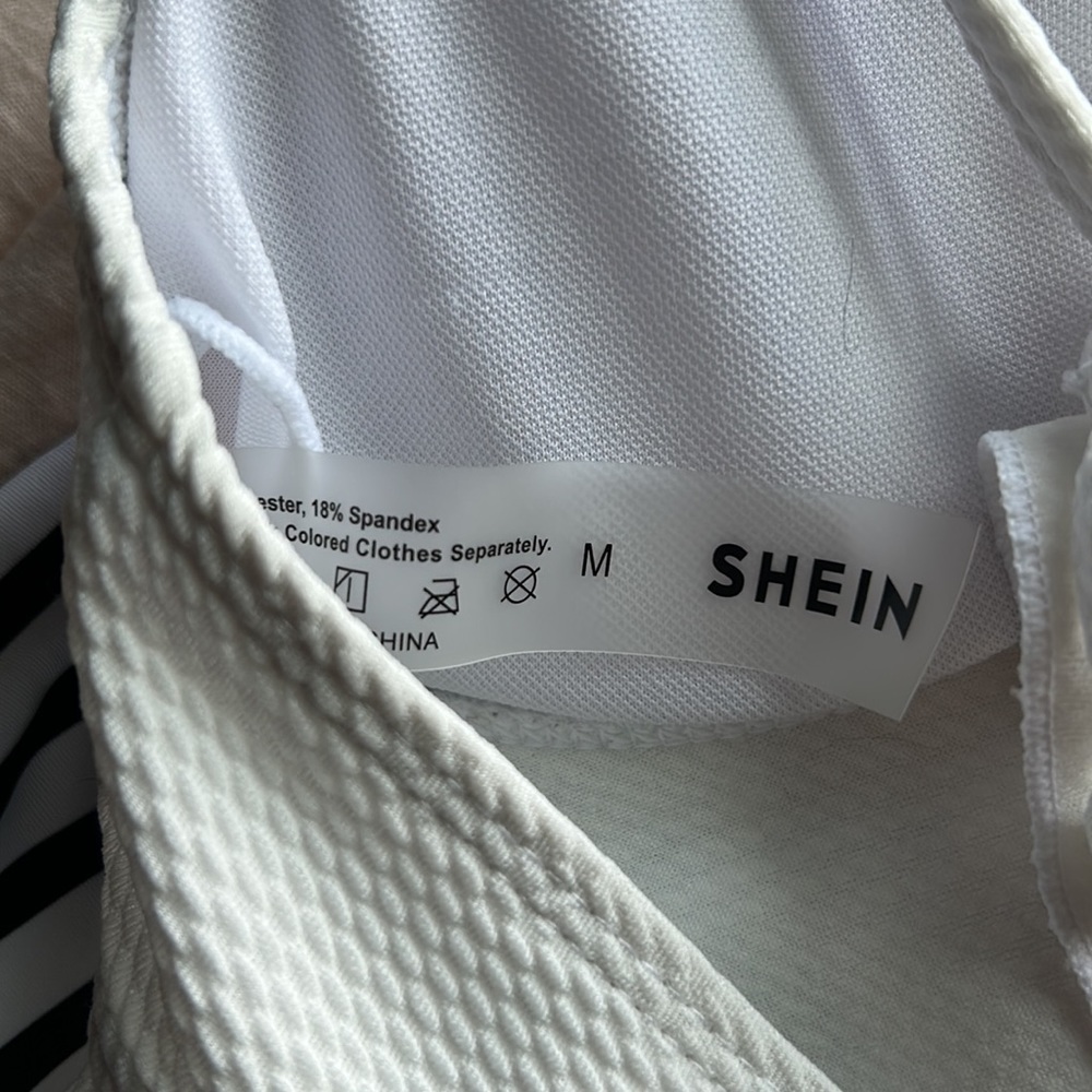 SHEIN Ruffle Top Bikini - Picture 9 of 9